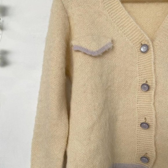 V-neck button-up cardigan - Picture 4 of 5